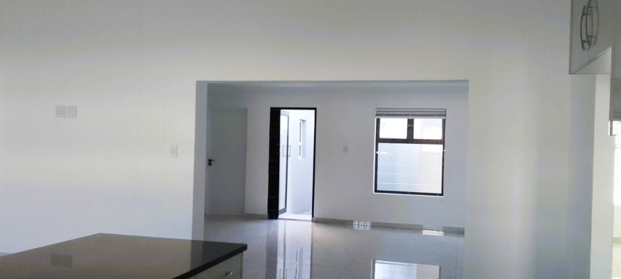 To Let 4 Bedroom Property for Rent in Laguna Sands Western Cape
